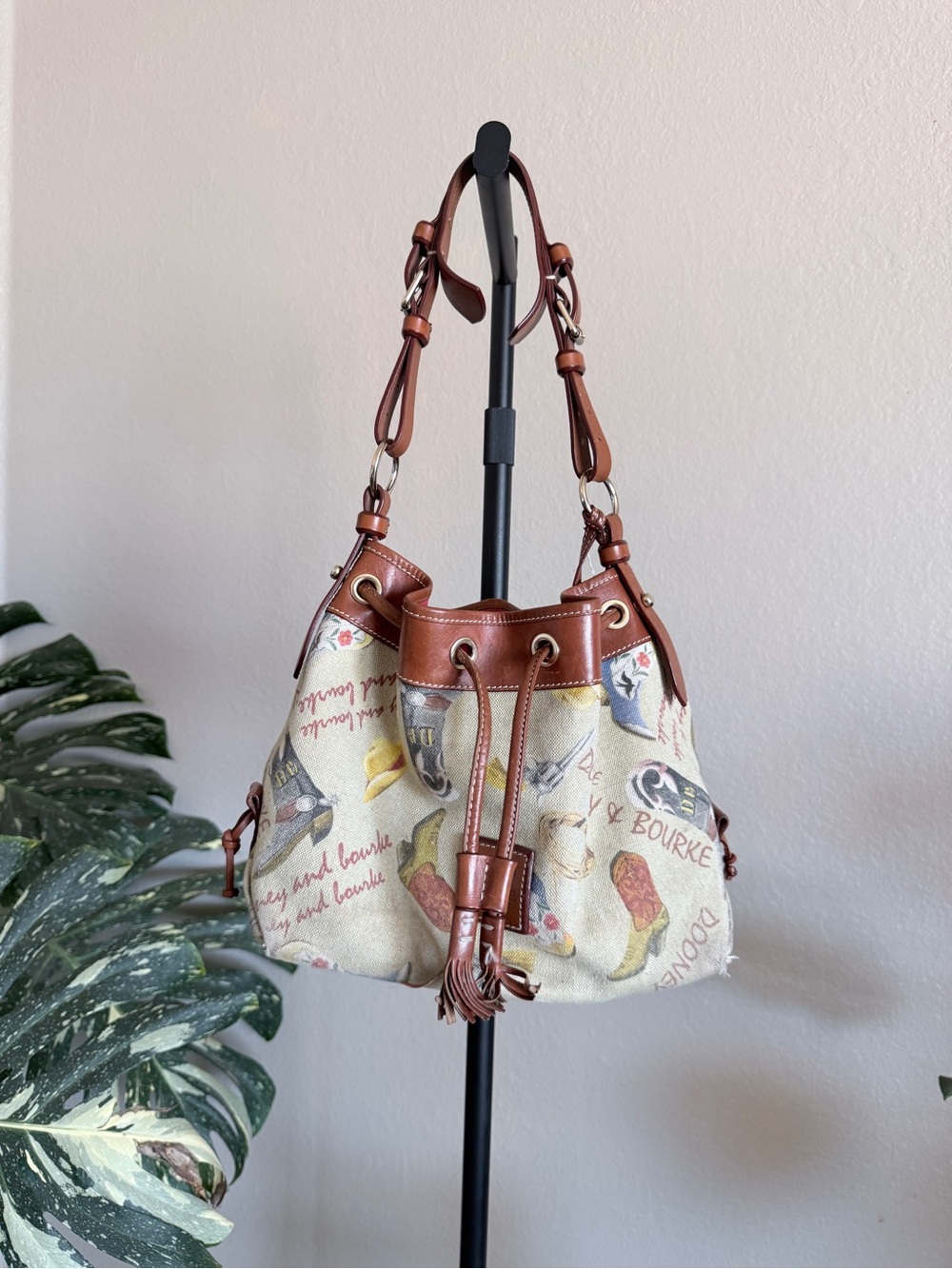 Rare Western Vtg Dooney & Bourke Cream Printed Canvas Bucket Bag with Brown Trim